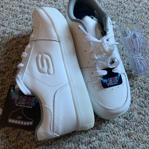 Skechers light up leather sneakers (unisex) - Picture 8 of 8